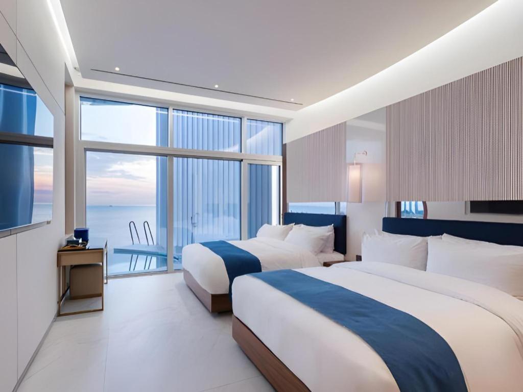 Sun Cruise Resort And Yacht Kosong-dong Extérieur photo
