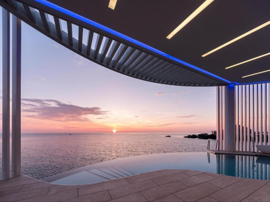Sun Cruise Resort And Yacht Kosong-dong Extérieur photo
