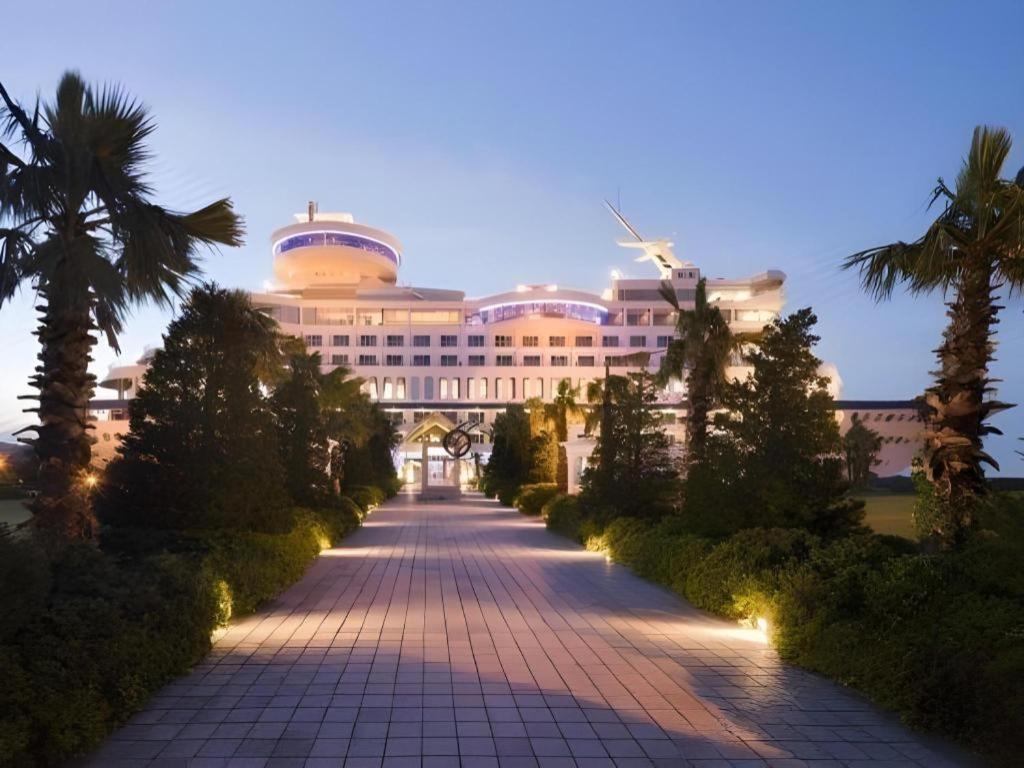 Sun Cruise Resort And Yacht Kosong-dong Extérieur photo