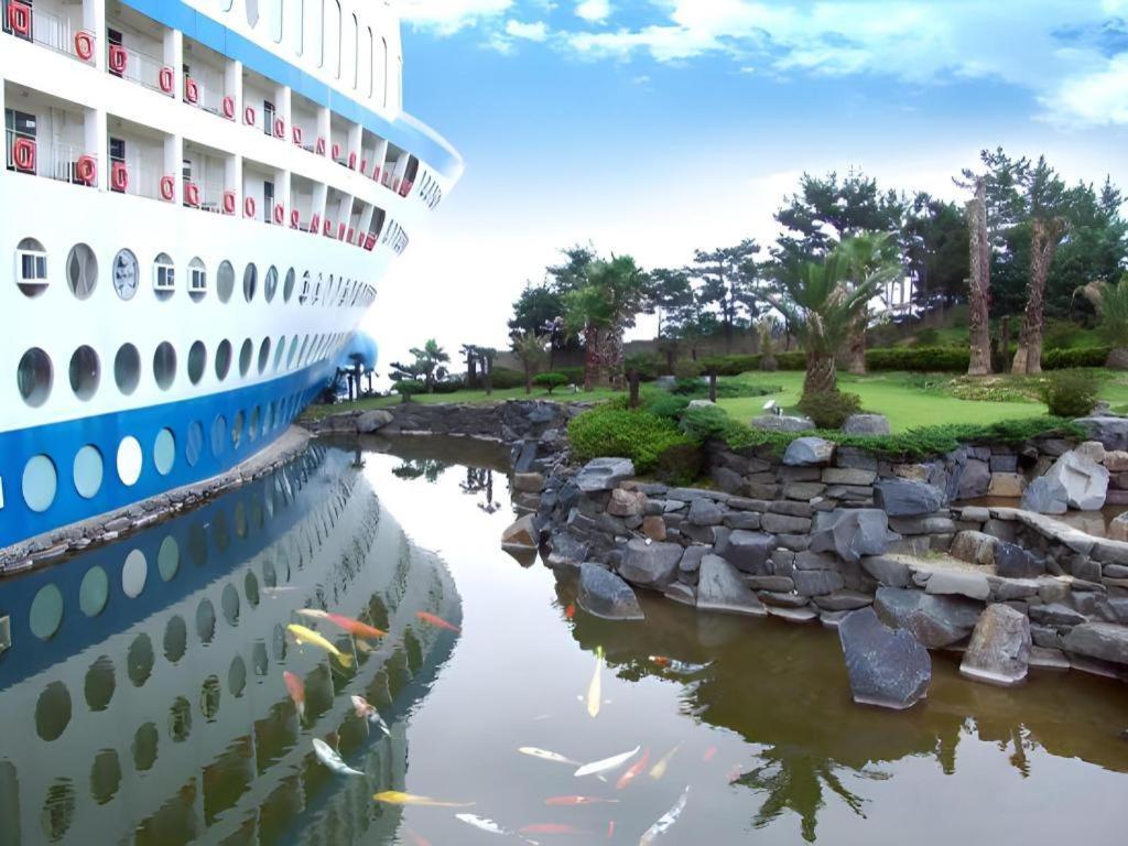 Sun Cruise Resort And Yacht Kosong-dong Extérieur photo