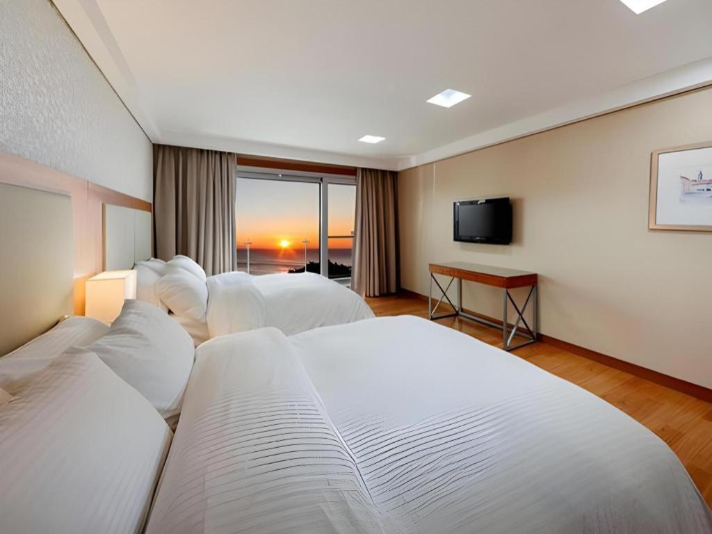 Sun Cruise Resort And Yacht Kosong-dong Extérieur photo